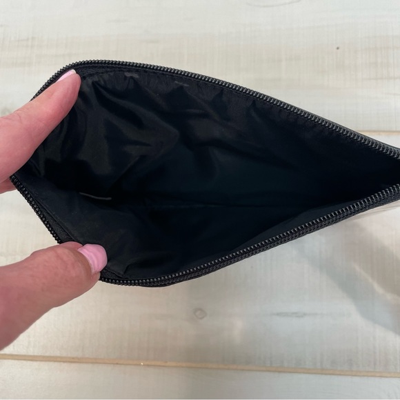 Victoria’s Secret NWOT Black Confetti Zipper Wristlet Cosmetic Bag - Picture 4 of 5